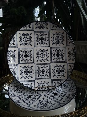 2 Orly Maison Dinner Plates Blue & White Tile Pattern Dinner Plates